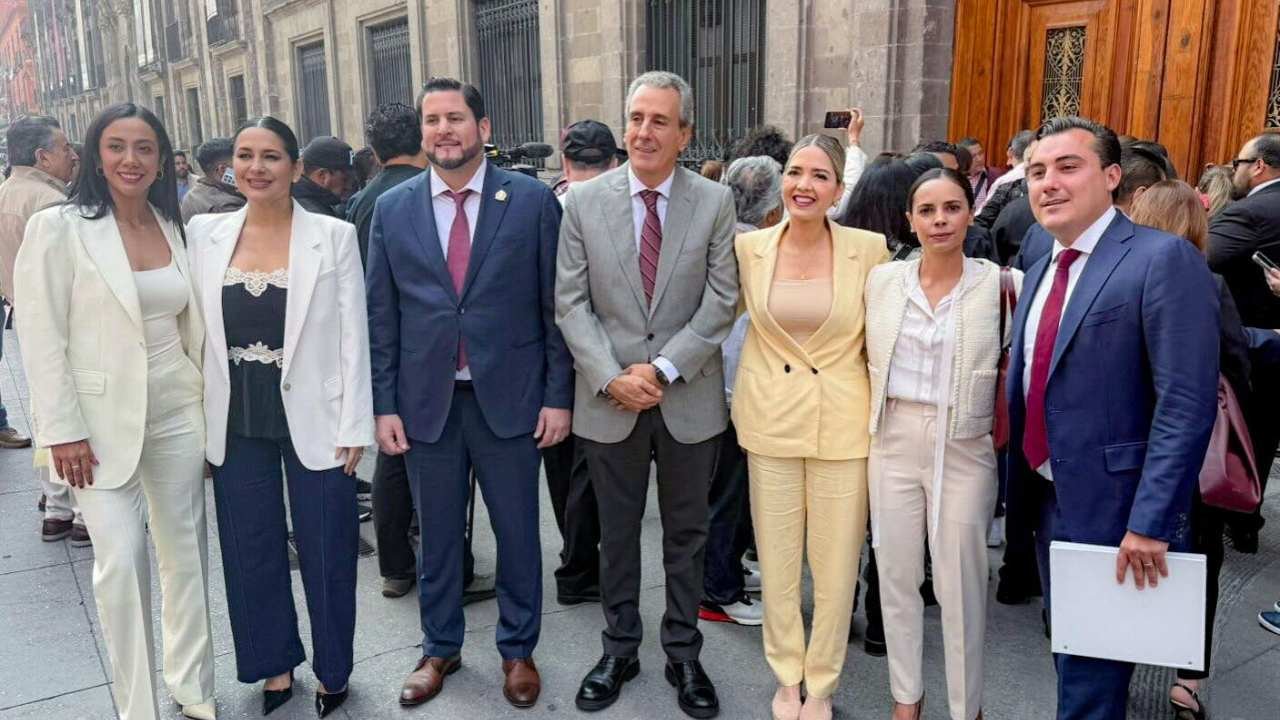 Mayors Estefanía Mercado and Ana Paty Peralta meeting with Mexican President Claudia Sheinbaum at the National Palace