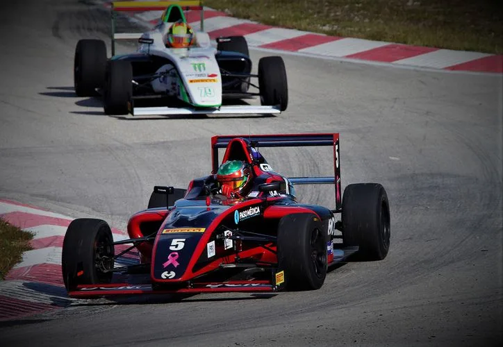 Conceptual image of a racing driver school in Cancún