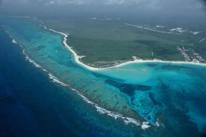 Representatives from ten civil society organizations gather to present their concerns about the Quintana Roo environmental agency.