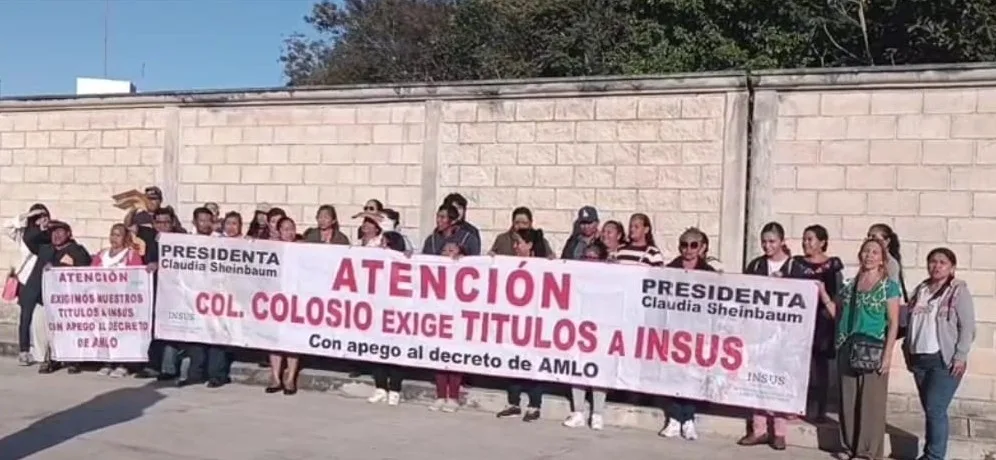 Residents of Colosio neighborhood in Playa del Carmen meeting with President Claudia Sheinbaum