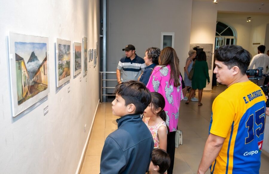 Officials and artist Fabio Latorre at the inauguration of the 'Entorno Natural' watercolor exhibition at Cozumel's Museum of the Island