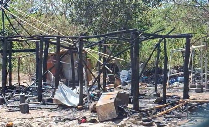 Aerial view showing fire damage near the access to Playa 72 in Playa del Carmen, with the Chen Zulub coastal forest in the background.