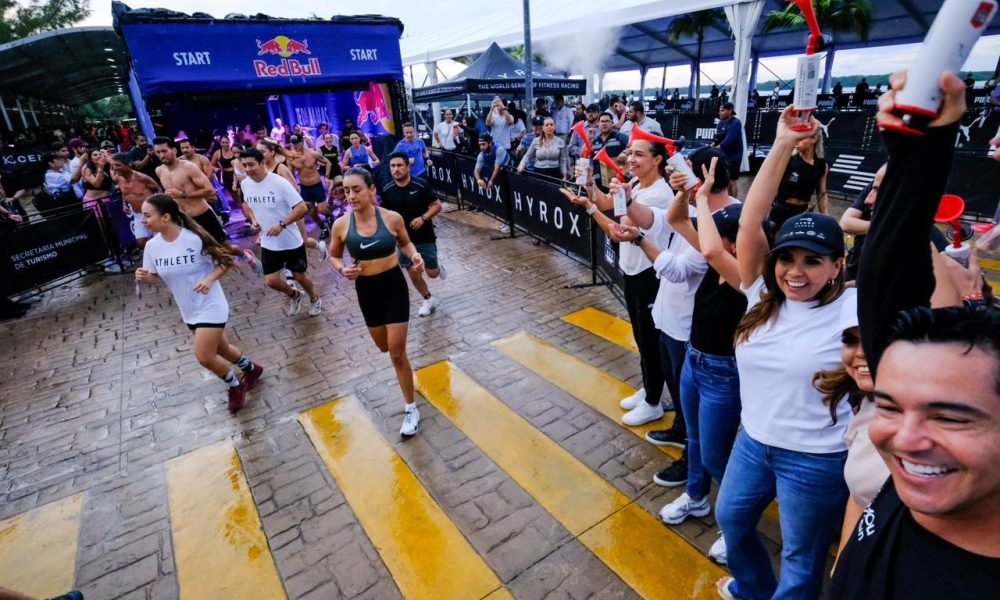 Governor Mara Lezama at the HYROX Cancún event with athletes and officials