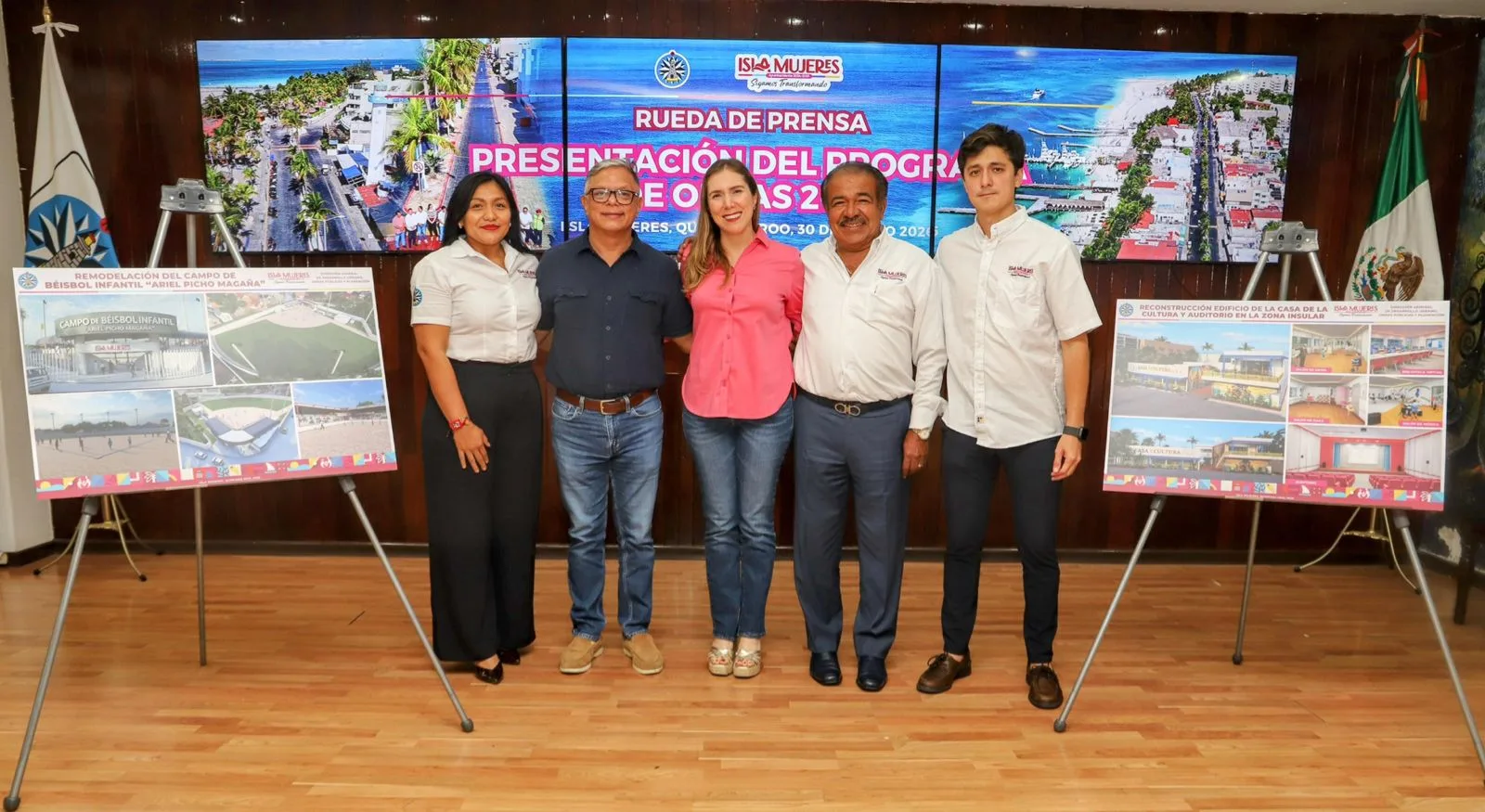 Isla Mujeres Mayor Atenea Gómez Ricalde speaking at a press conference about infrastructure projects