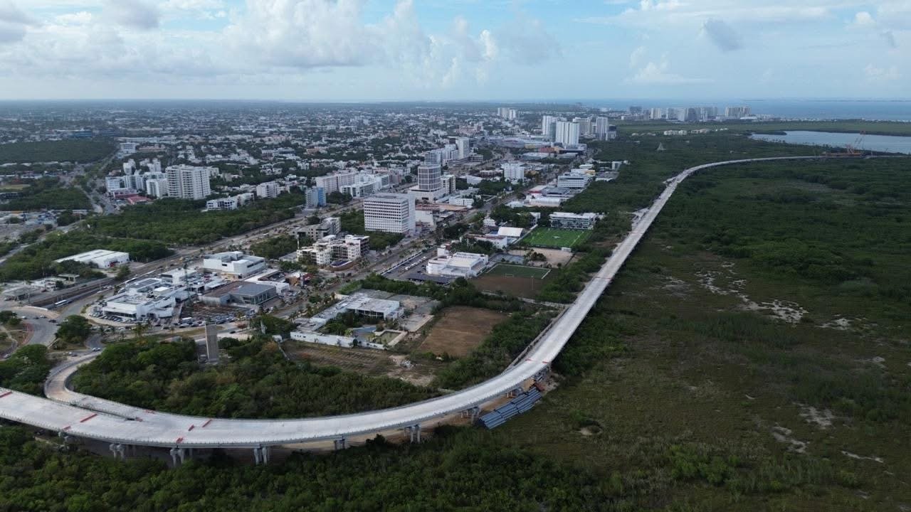 Construction work on the Nichupté Bridge in Cancun, Mexico