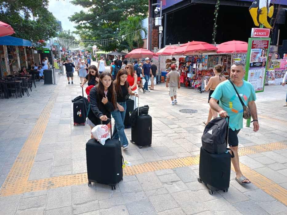 Offner Arjona, president of the Playa del Carmen Small Hotels Association, speaking about hotel rates