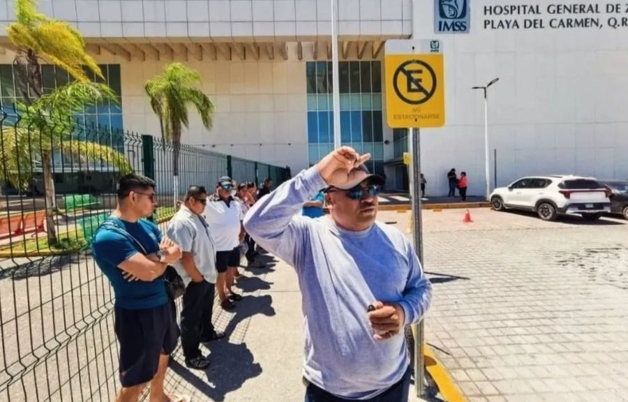 Exterior view of the IMSS Hospital General de Zona No. 18 in Playa del Carmen, Quintana Roo