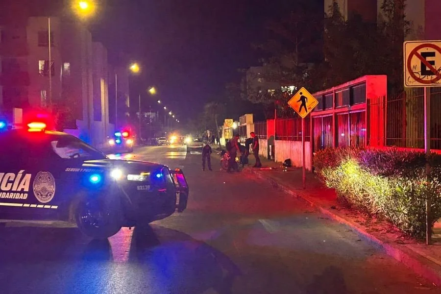 Police and emergency services at the scene of a shooting in the Xcacel neighborhood of Playa del Carmen
