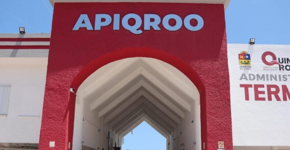 Aerial view of ferry boats traveling between Puerto Juárez and Isla Mujeres in Quintana Roo, Mexico