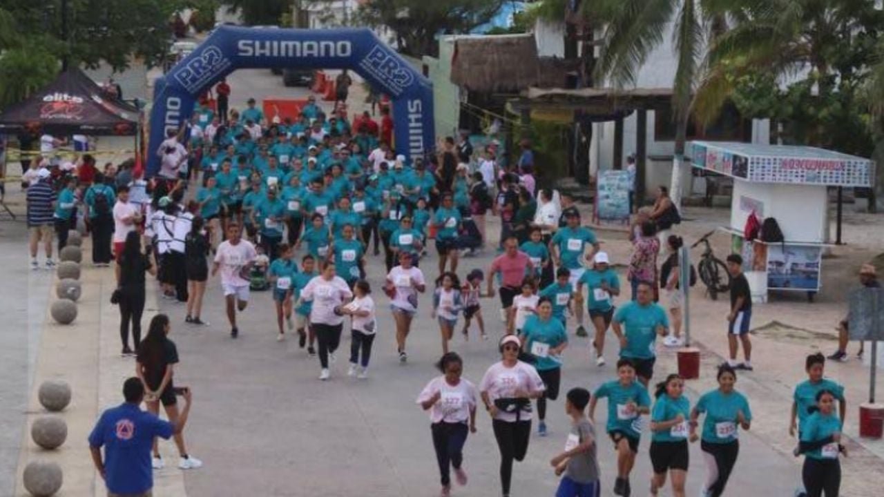 Aerial view of Puerto Morelos showing road closures for the Carrera por la Felicidad family run event