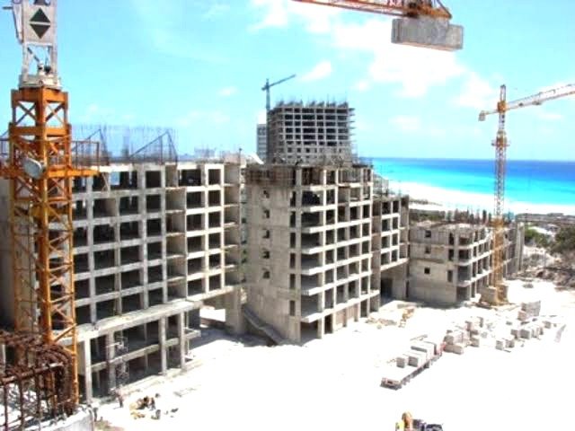 Protesters in Quintana Roo demonstrating against coastal land privatization and displacement of indigenous communities
