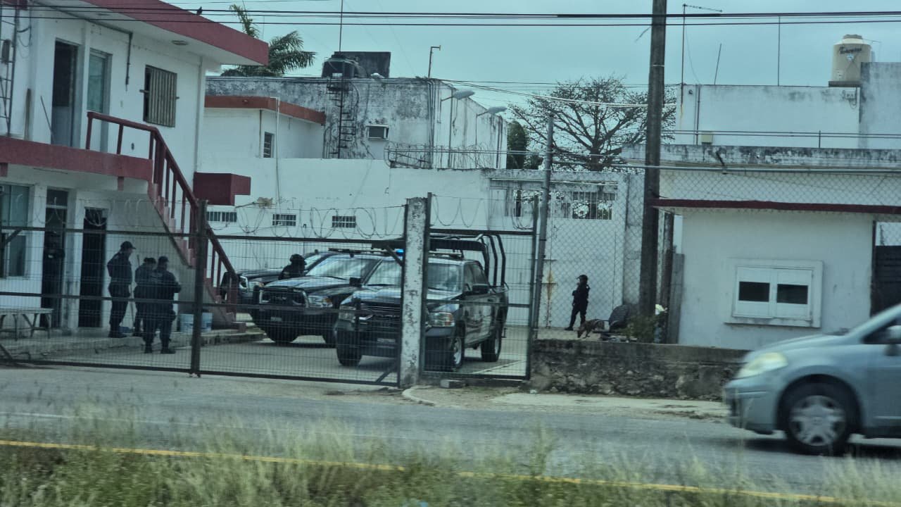 Julio César Gómez, Quintana Roo Secretary of Citizen Security, announces prison director rotations