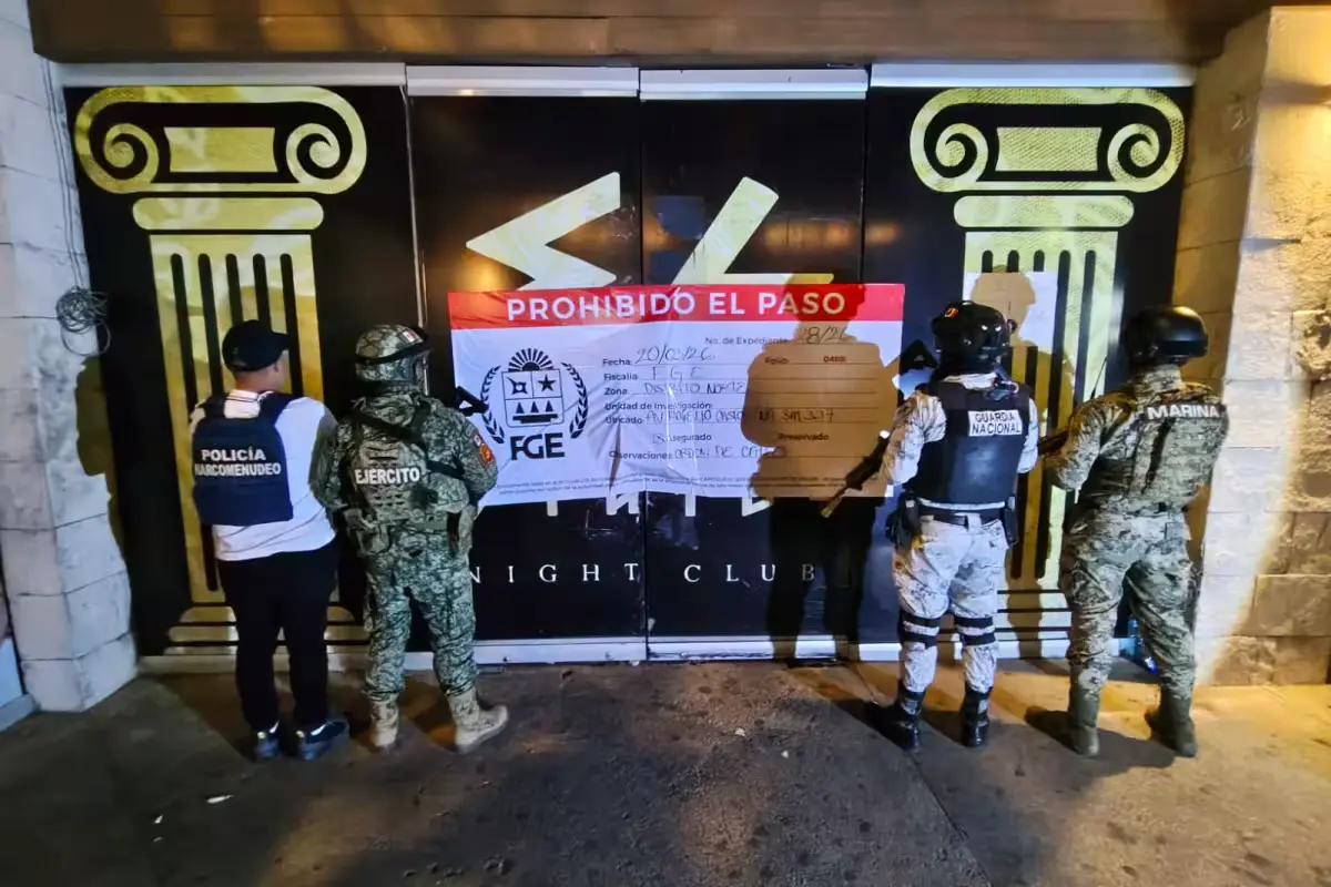 Security personnel conducting an operation in Puerto Cancun, Quintana Roo