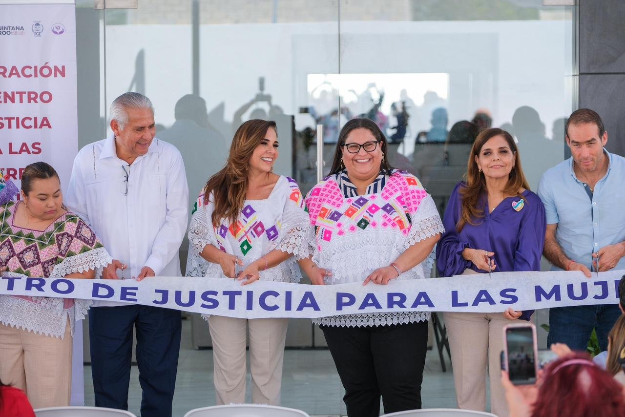 Officials cut the ribbon at the new Women's Justice Center in Tulum, Quintana Roo.