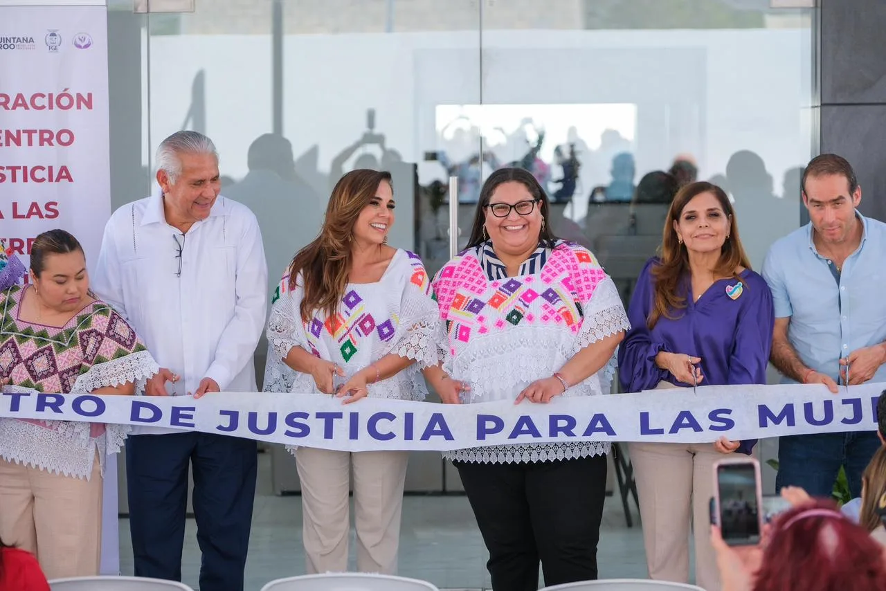 Officials cut the ribbon at the new Women's Justice Center in Tulum, Quintana Roo.