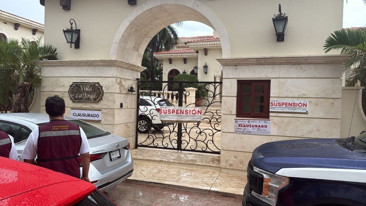 Municipal inspectors at Villa La Joya event venue in Playa Paraíso, Tulum