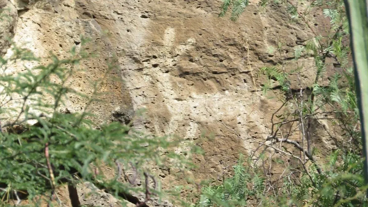 Archaeologists document ancient rock paintings discovered in Hidalgo, Mexico