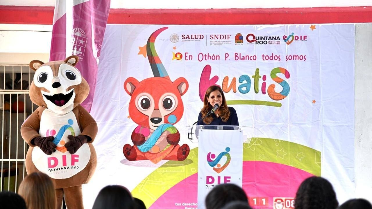 Students and officials participate in the Aquí entre Kuatis youth prevention program at a school in Chetumal, Quintana Roo