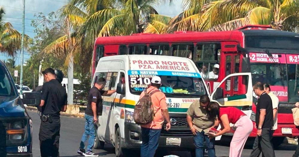 Scene of the accident where a public prosecutor agent was hit by a van in Cancún