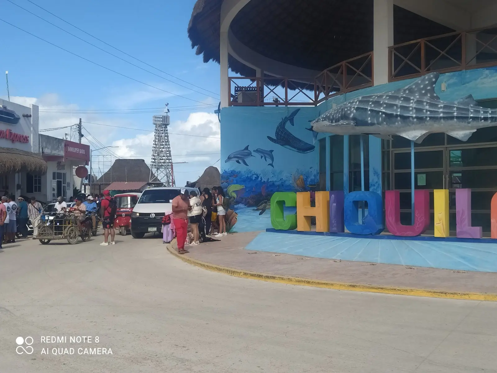 Protesters holding signs against police corruption in Chiquilá and Holbox, Quintana Roo
