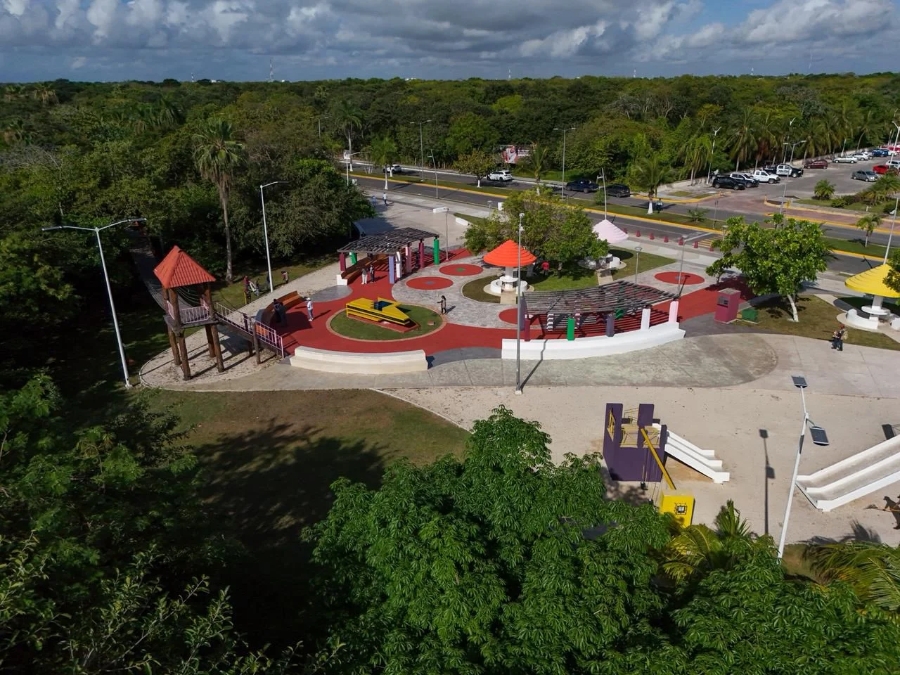 Governor Mara Lezama stands in front of the renovated Hanging Bridge Park in Chetumal, Quintana Roo