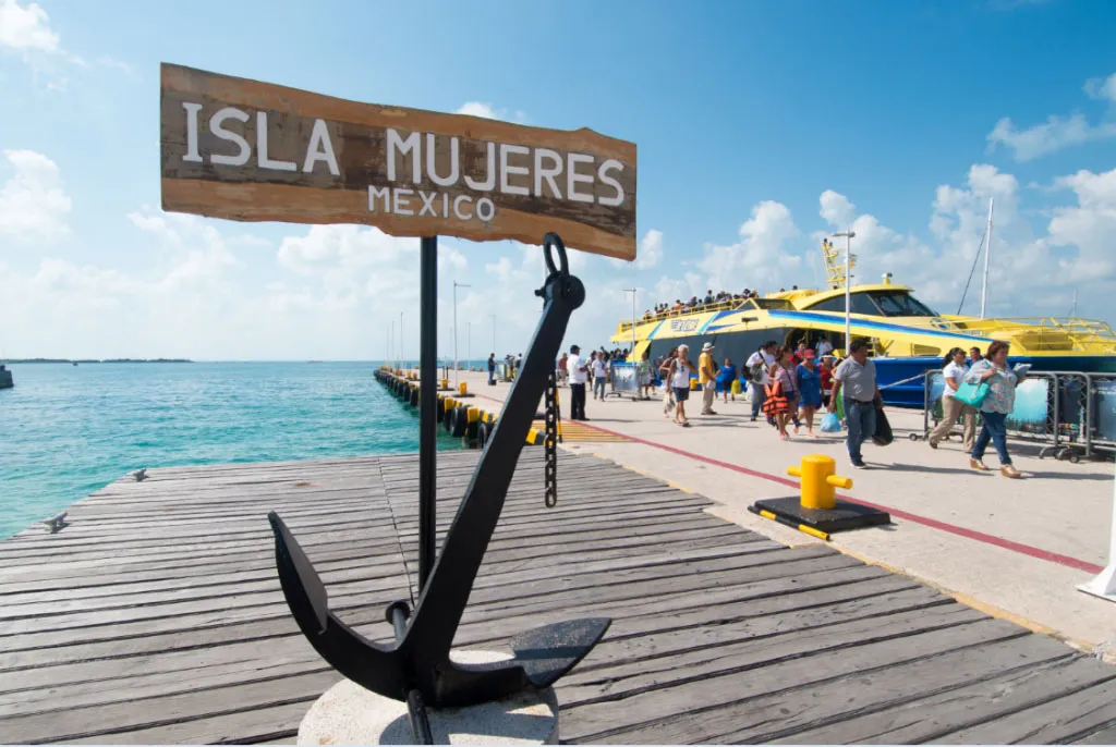 A view of the port in Isla Mujeres, Quintana Roo, with boats docked