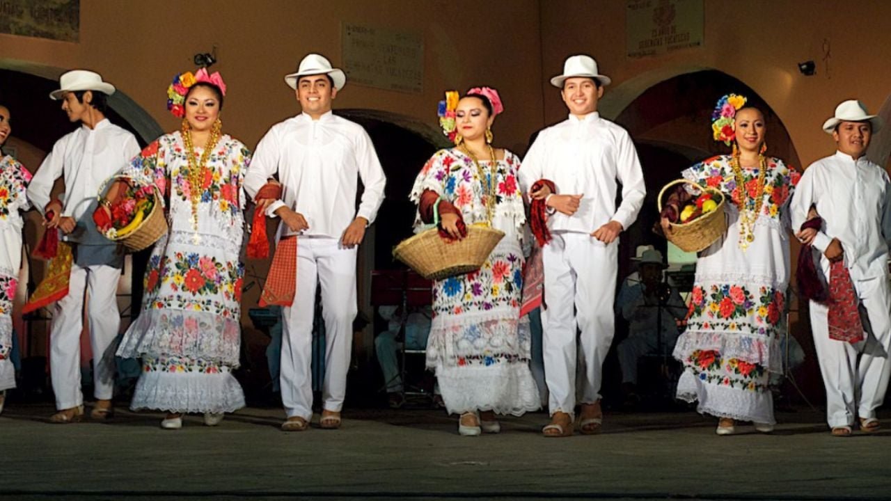 Young people practicing Jarana Yucateca dance in Playa del Carmen