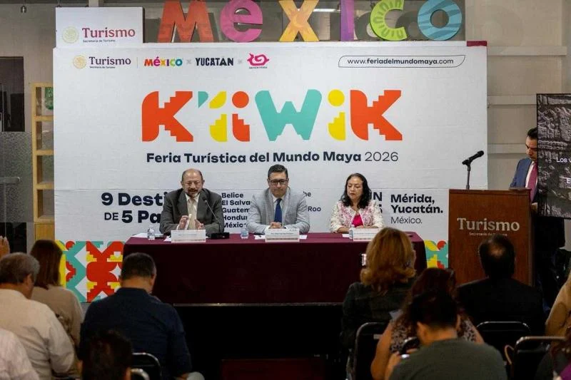 Officials present the K'íiwik 2026 tourism fair at a press conference in Mexico City