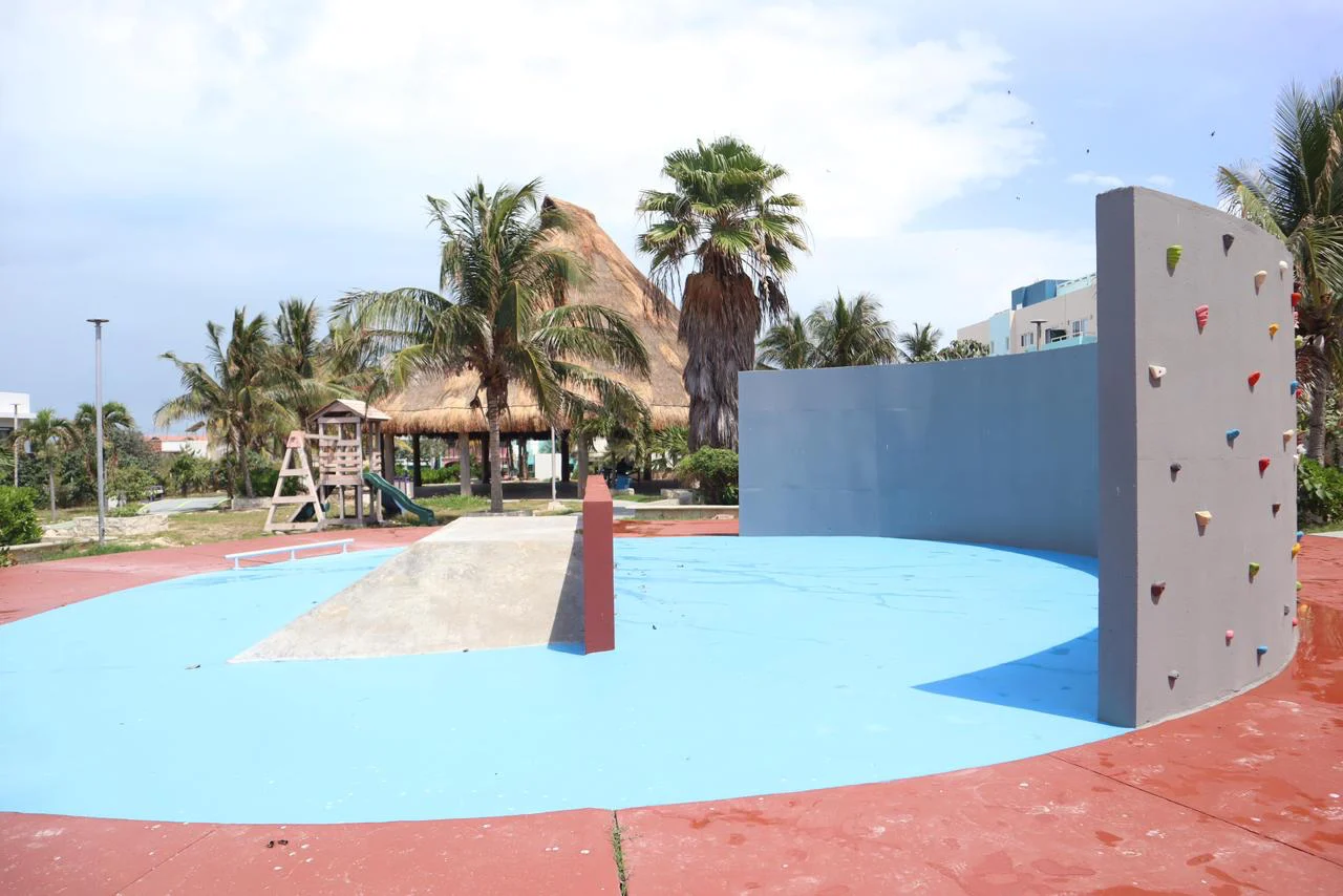Construction progress at Las Iguanas Park in Isla Mujeres, Quintana Roo