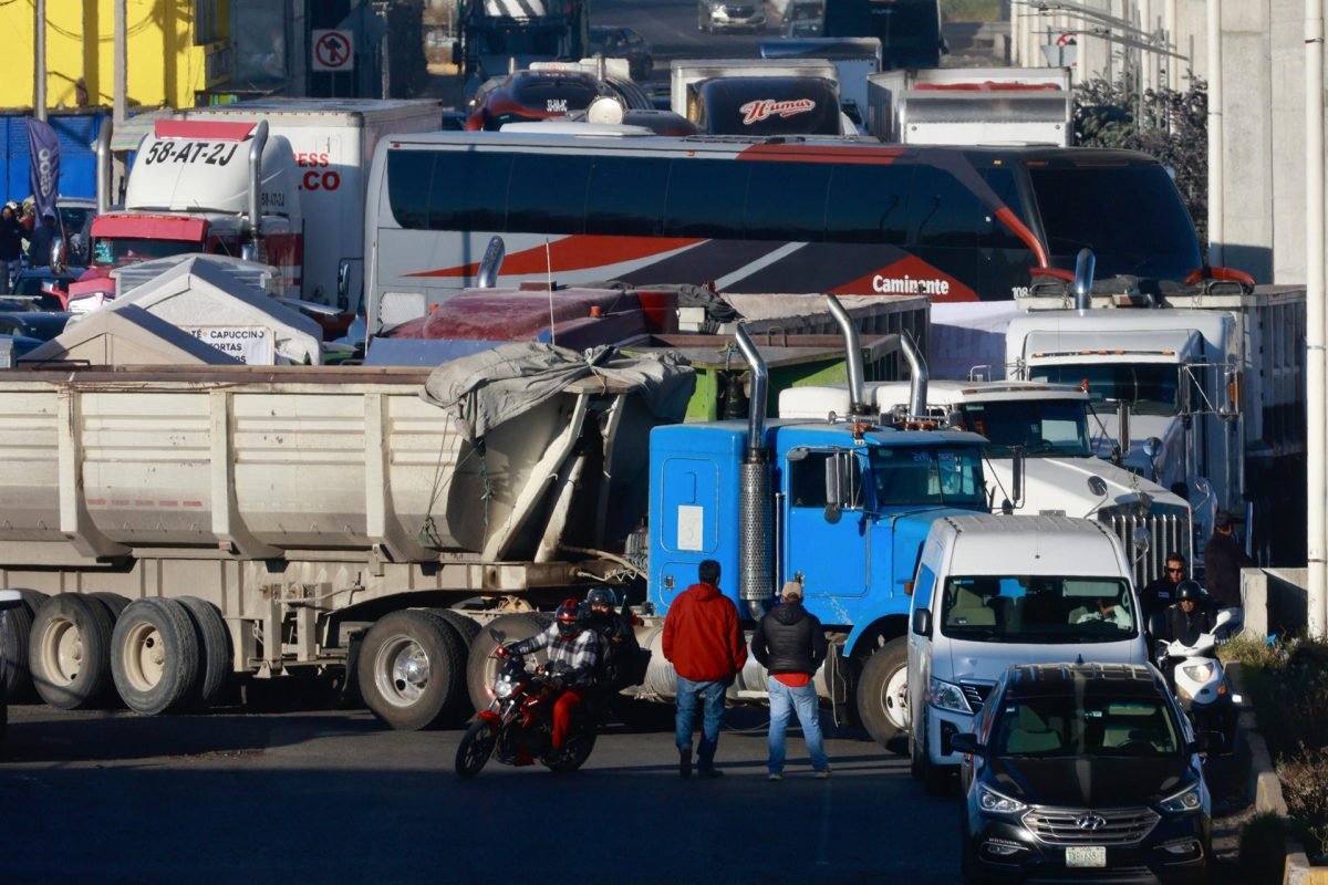 Truckers and farmers protesting during a national strike in Mexico