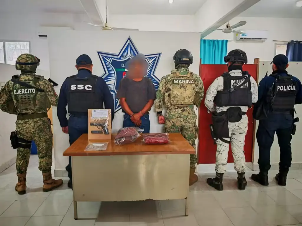 Mexican Navy personnel conducting a drug seizure operation in Quintana Roo