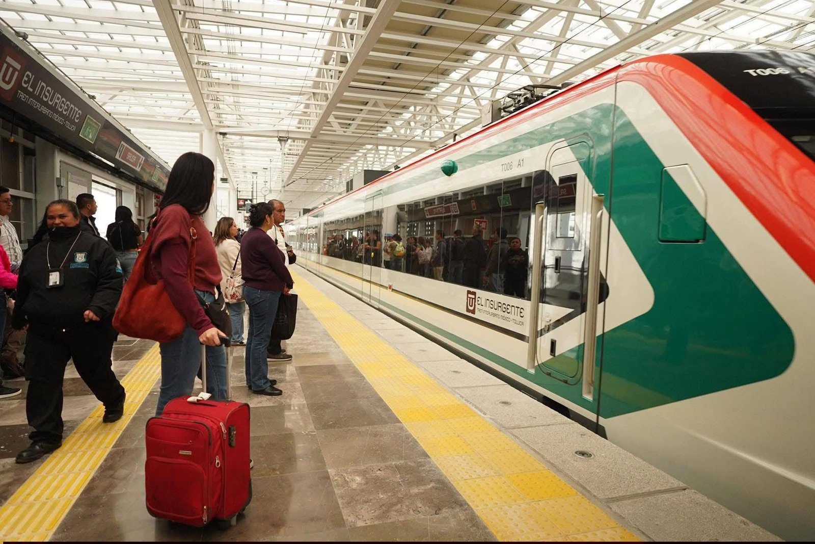 mexico city to toluca train line