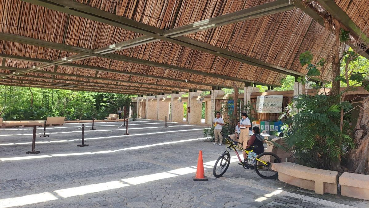 Tourists at the entrance of Parque del Jaguar in Tulum, Quintana Roo