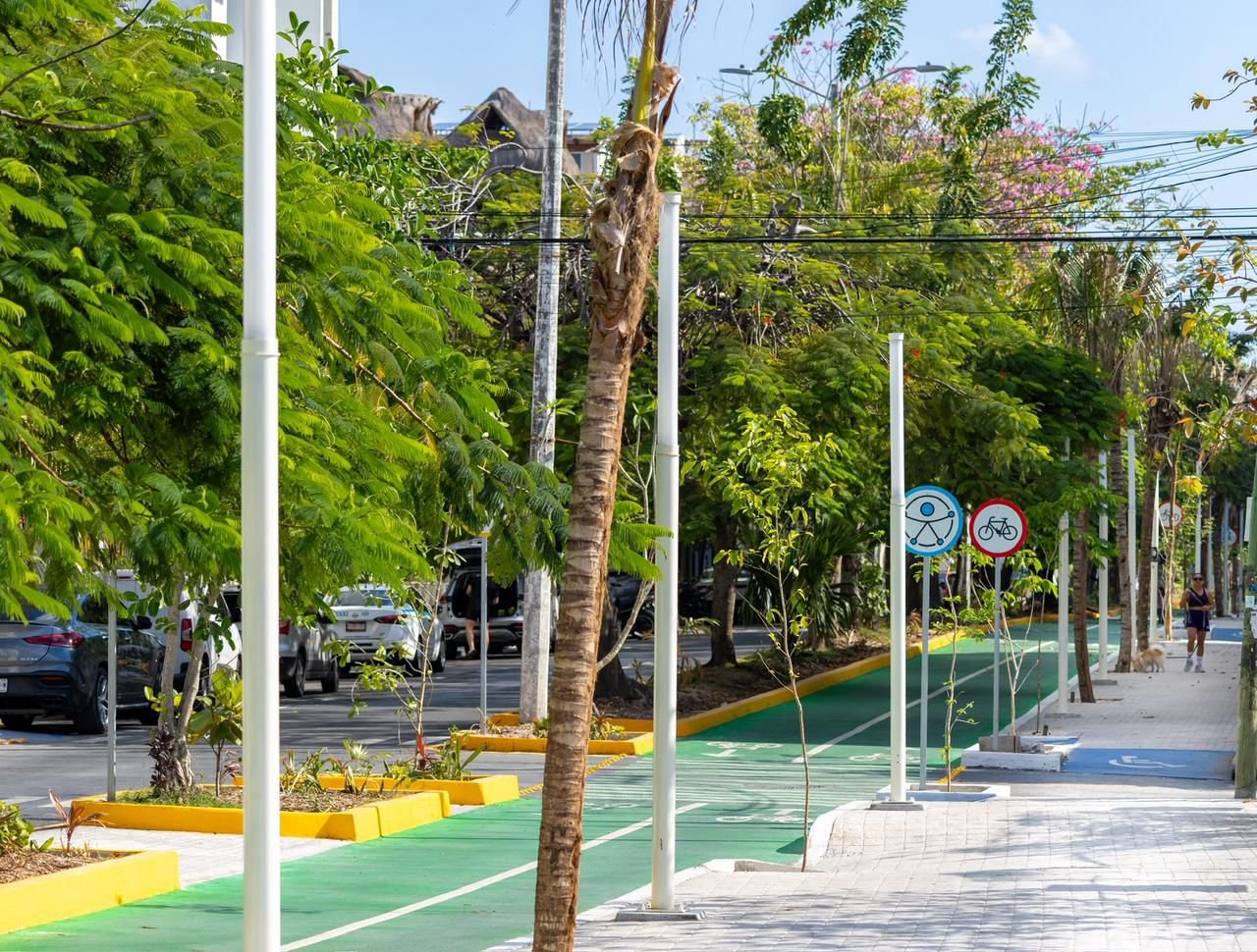 Playa del Carmen Mayor Estefanía Mercado tours the newly renovated Avenue 10
