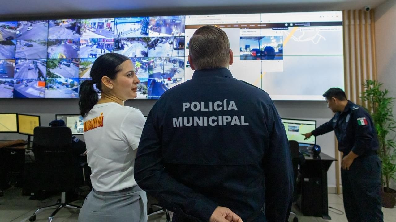 Playa del Carmen police officers wearing body cameras during a demonstration at the C4 command center