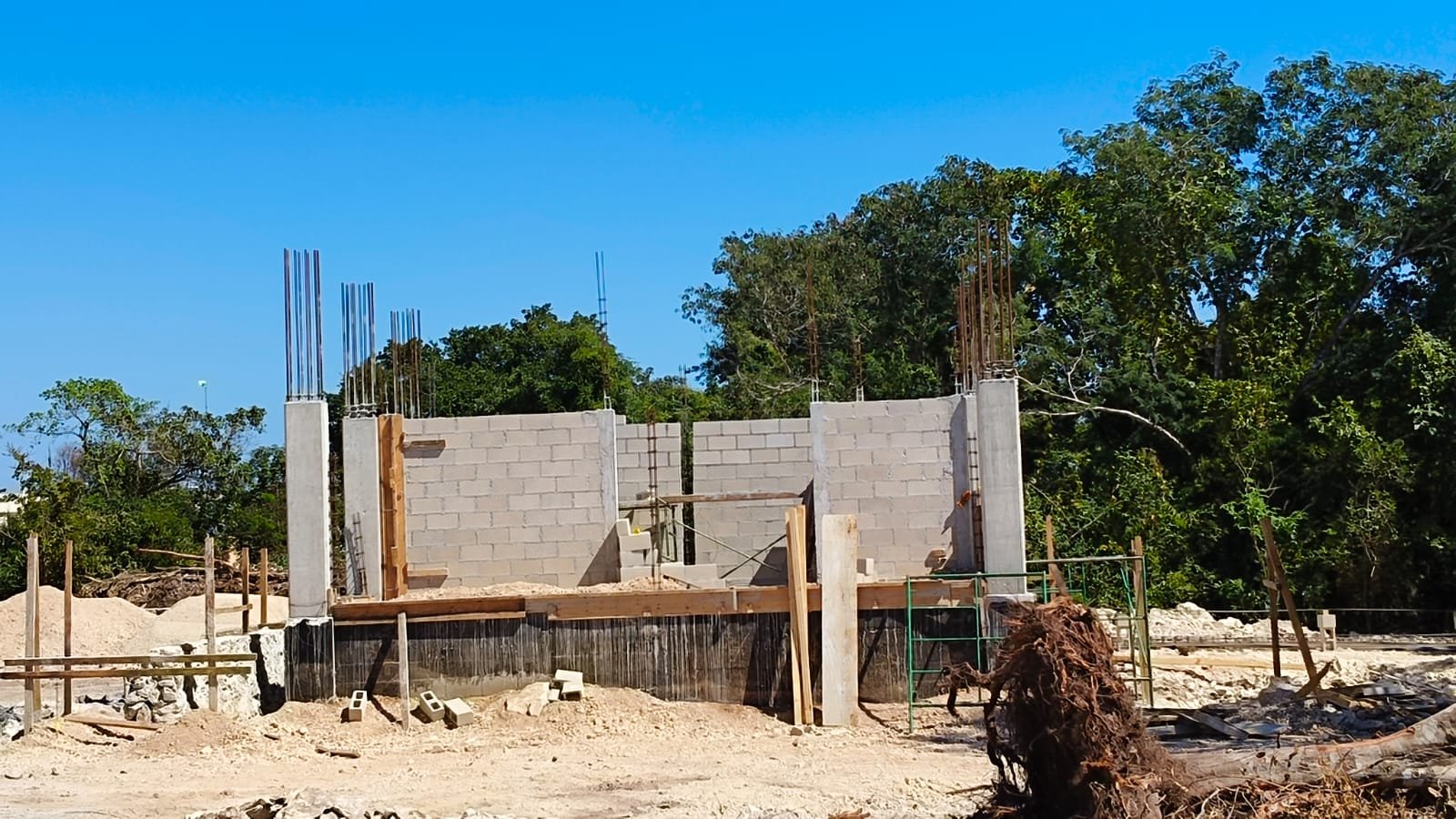 Construction site of the new primary school in Puerto Aventuras, Quintana Roo