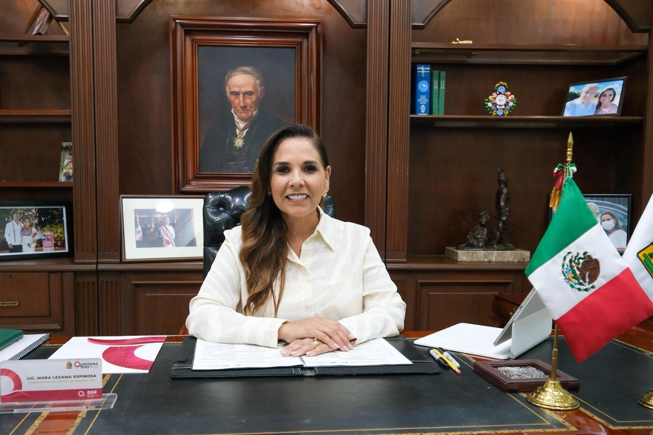 Standard & Poor's logo and Quintana Roo state seal