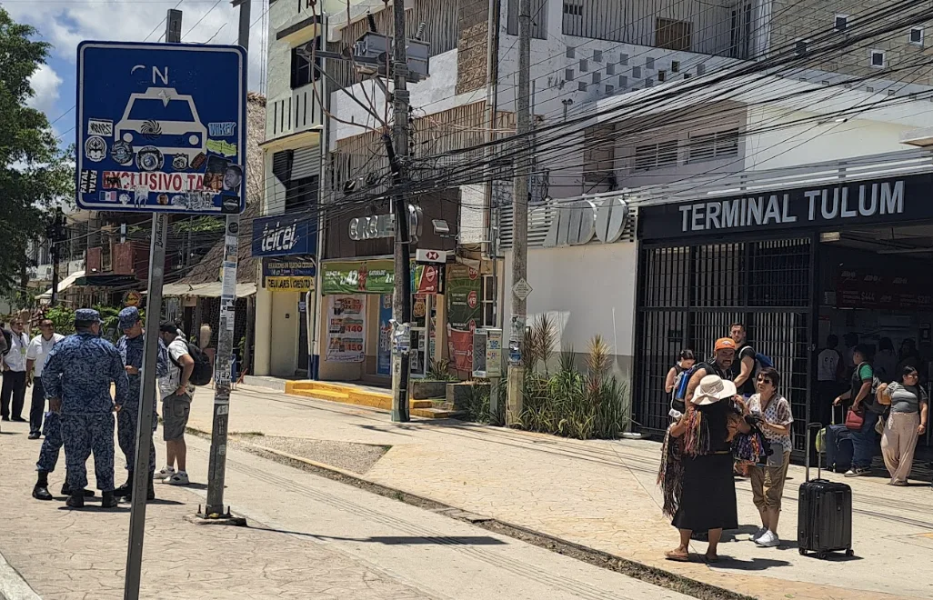 Officials present logistics for the Tulum Air Show 2026, highlighting transport arrangements due to limited parking.