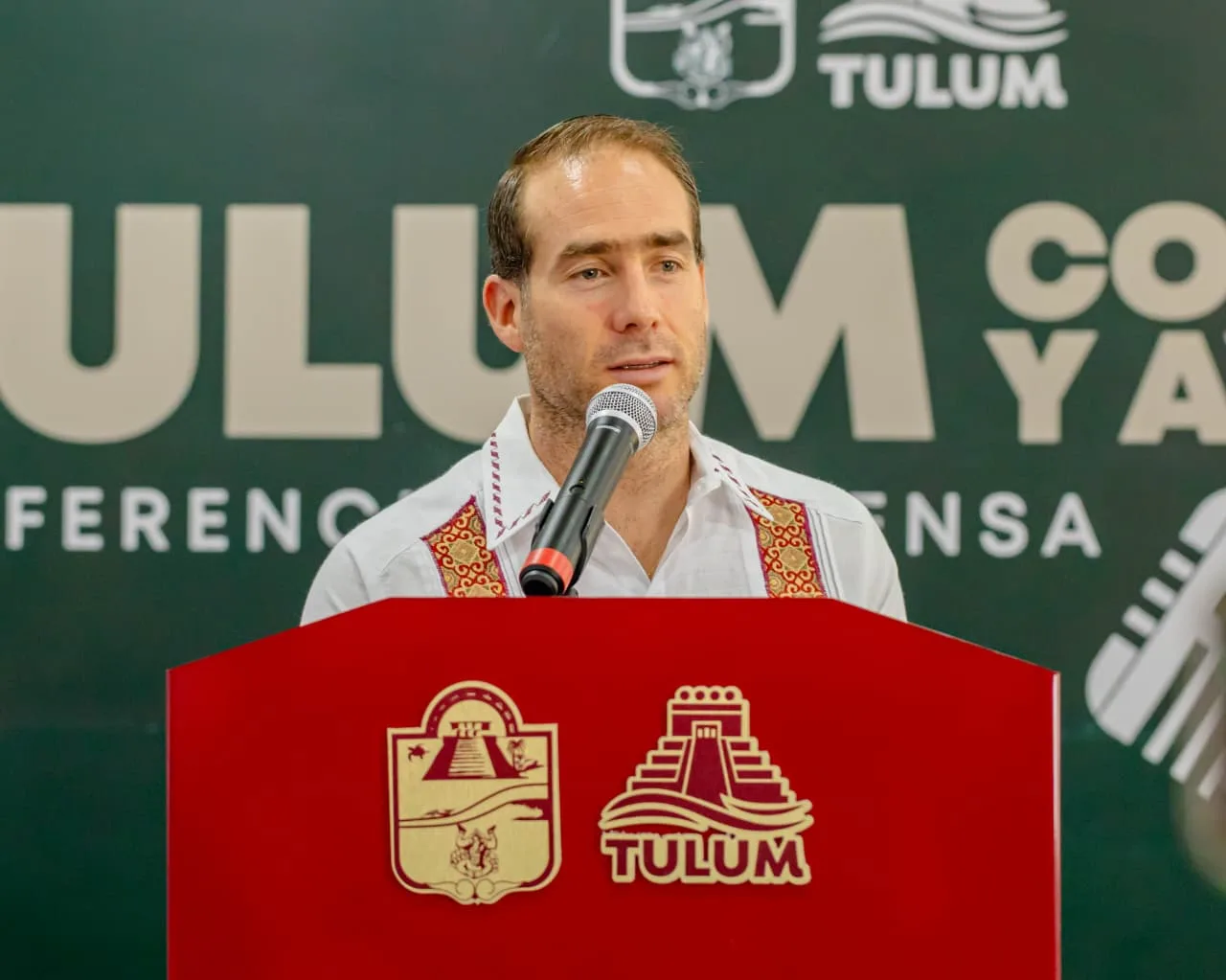 Tulum municipal officials discussing construction permit investigation