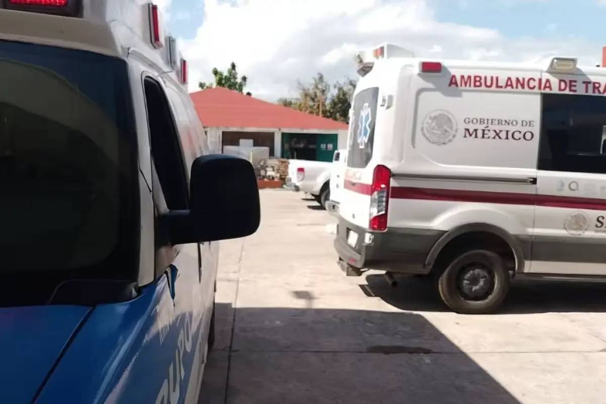 Emergency medical personnel responding to a poisoning incident in Xulhá, Quintana Roo
