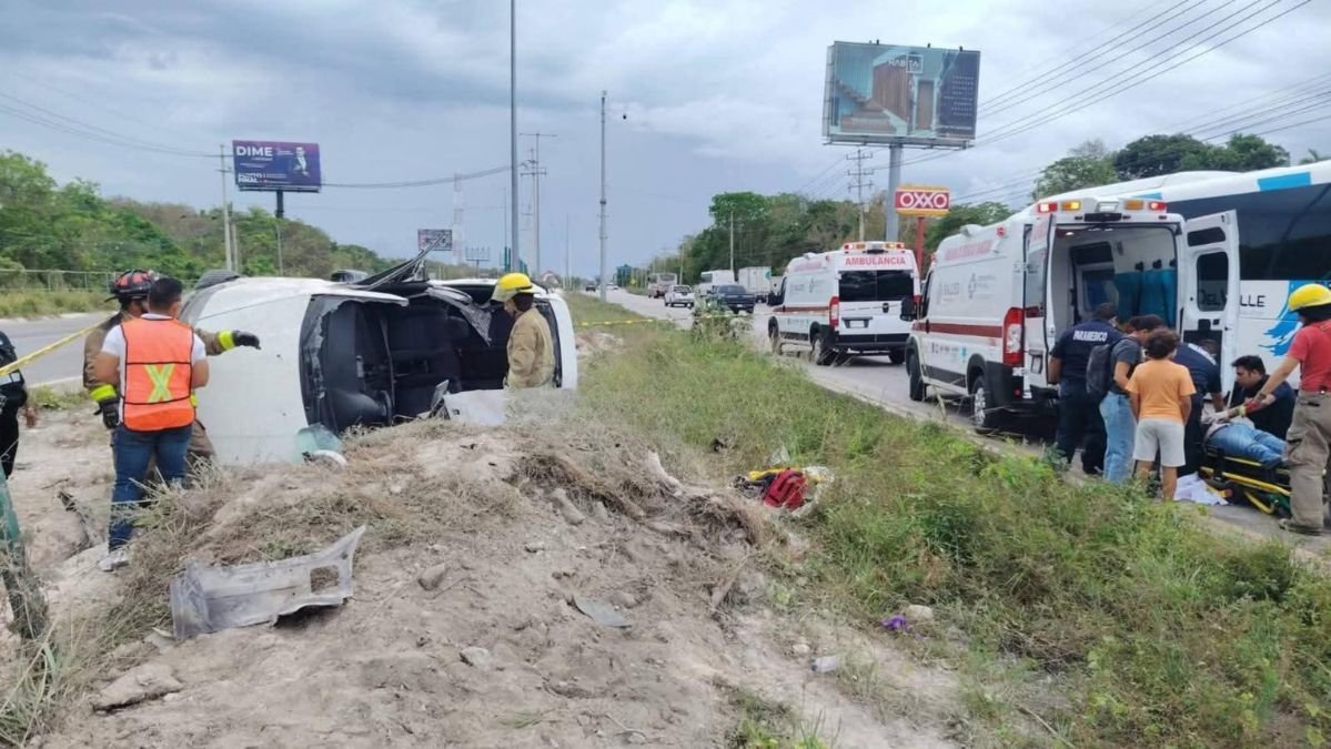 car crash on 307 near puerto morelos