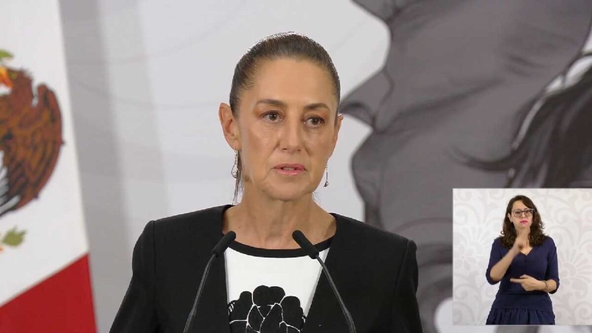 Mexican President Claudia Sheinbaum speaking at a press conference about the SEP school calendar proposal