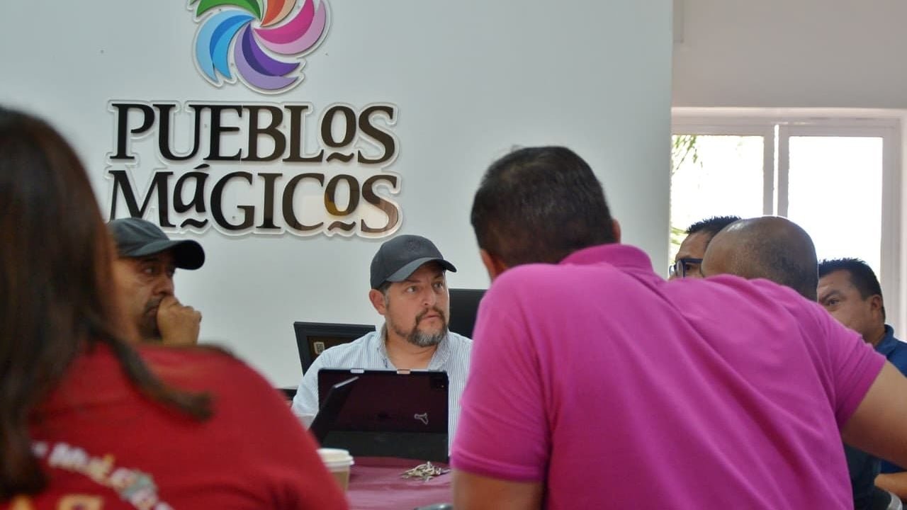 Officials inspecting route for the first Triathlon of Magical Towns in Cozumel