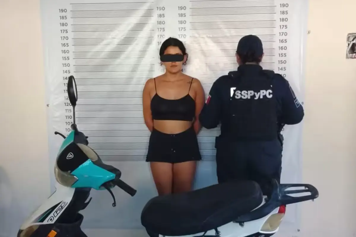 Two Colombian nationals detained by police in Quintana Roo for vehicle theft and drug possession