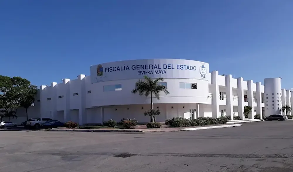 Exterior of the Fiscalia Riviera Maya building in Playa del Carmen, Quintana Roo