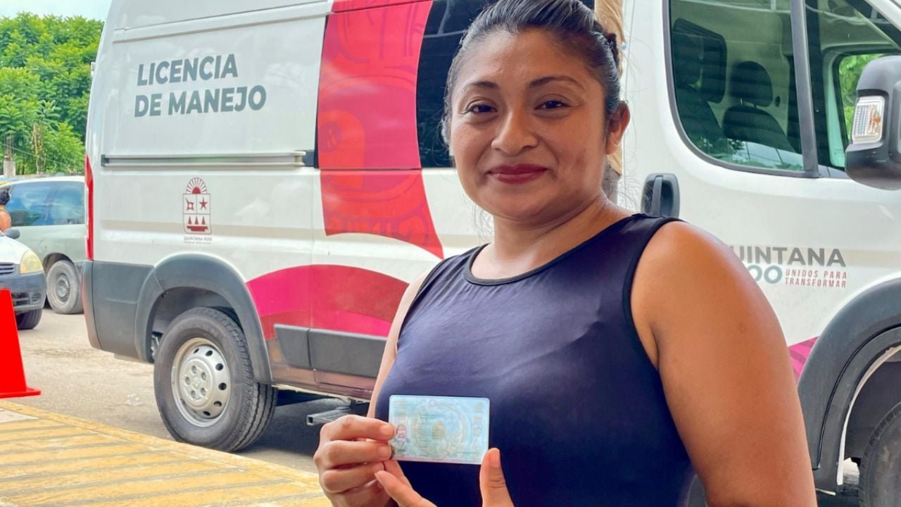 IMOVEQROO mobile unit for driver’s licenses in Akumal