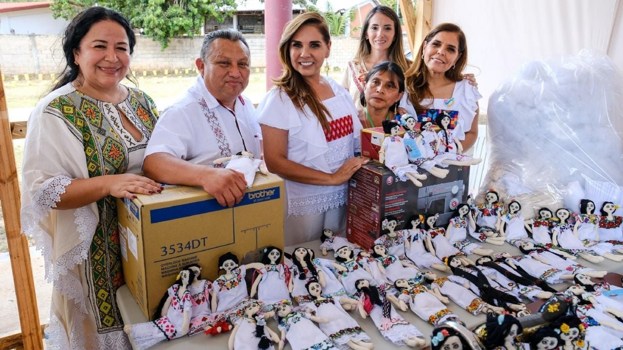 Colorful handmade crafts and jewelry displayed at an artisan market in Isla Mujeres