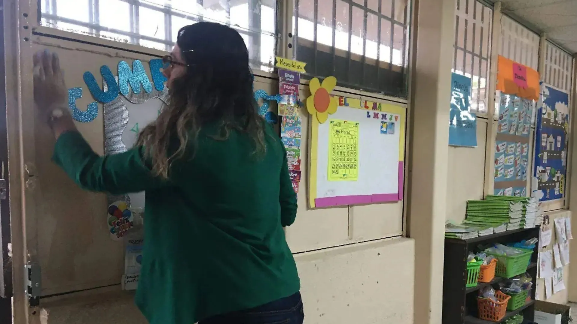 Students in a private school classroom in Mexico