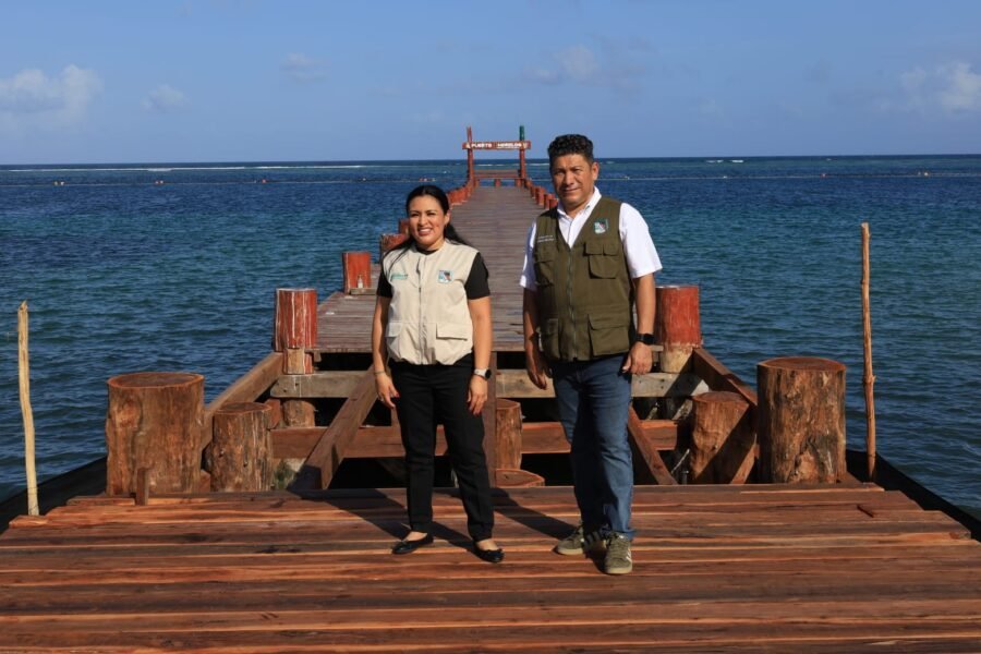 Mayor Blanca Merari Tziu Muñoz inspecting the reconstruction of the fishermen's pier in Puerto Morelos, Quintana Roo