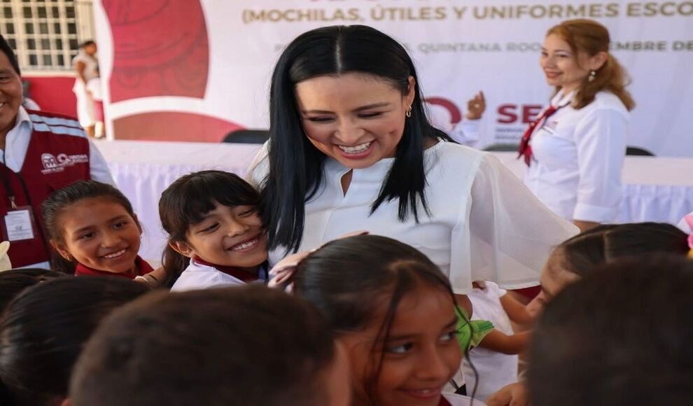 Puerto Morelos Mayor Blanca Merari invites children to participate in a time capsule project for the 10th anniversary